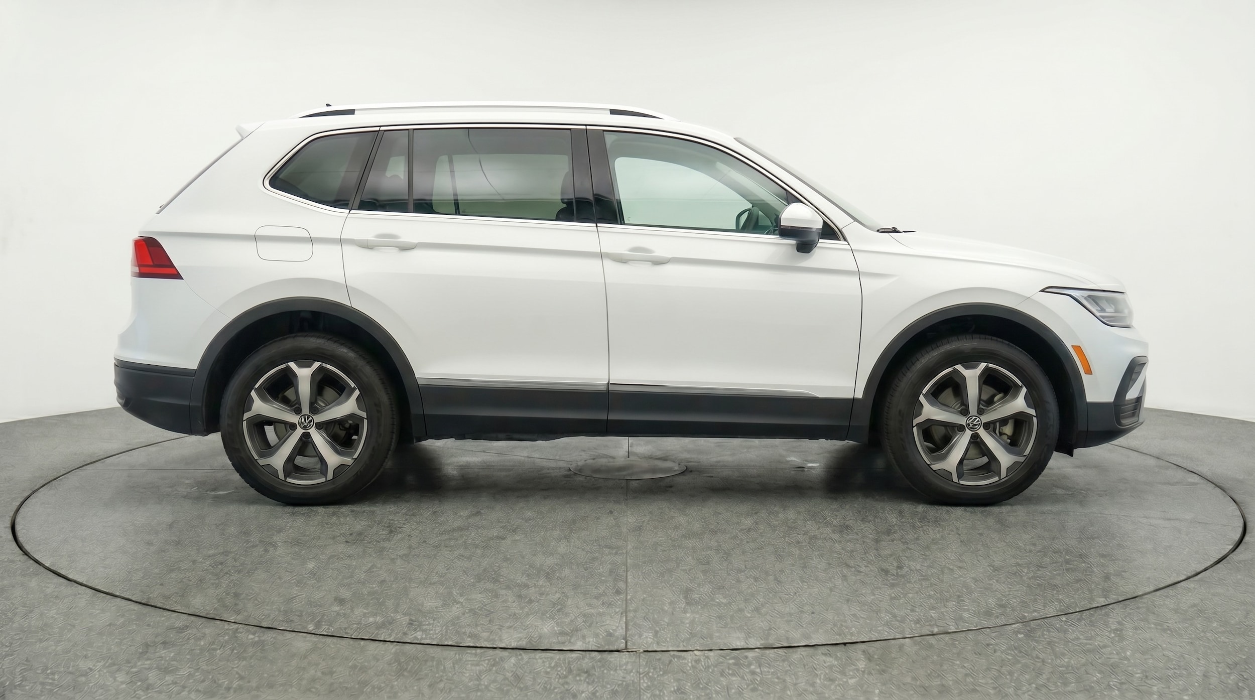 Thumbnail: 2026 Volkswagen Tiguan - 8