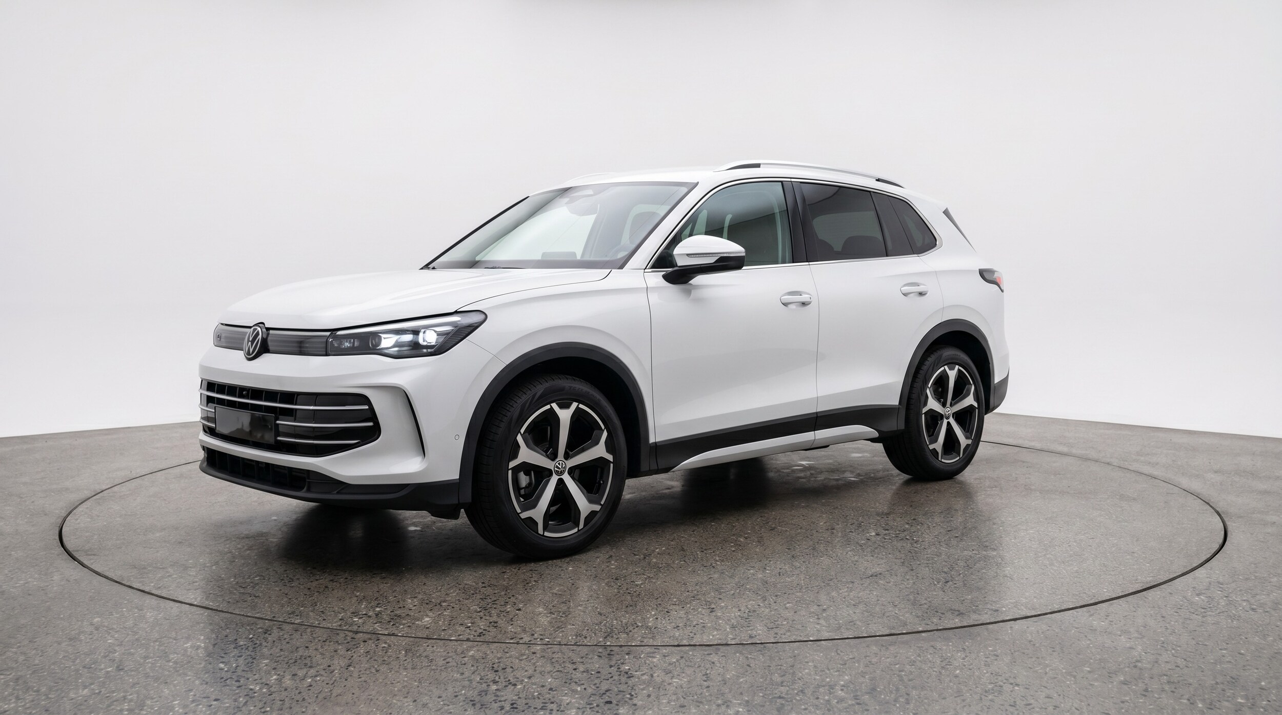 Thumbnail: 2026 Volkswagen Tiguan - 3