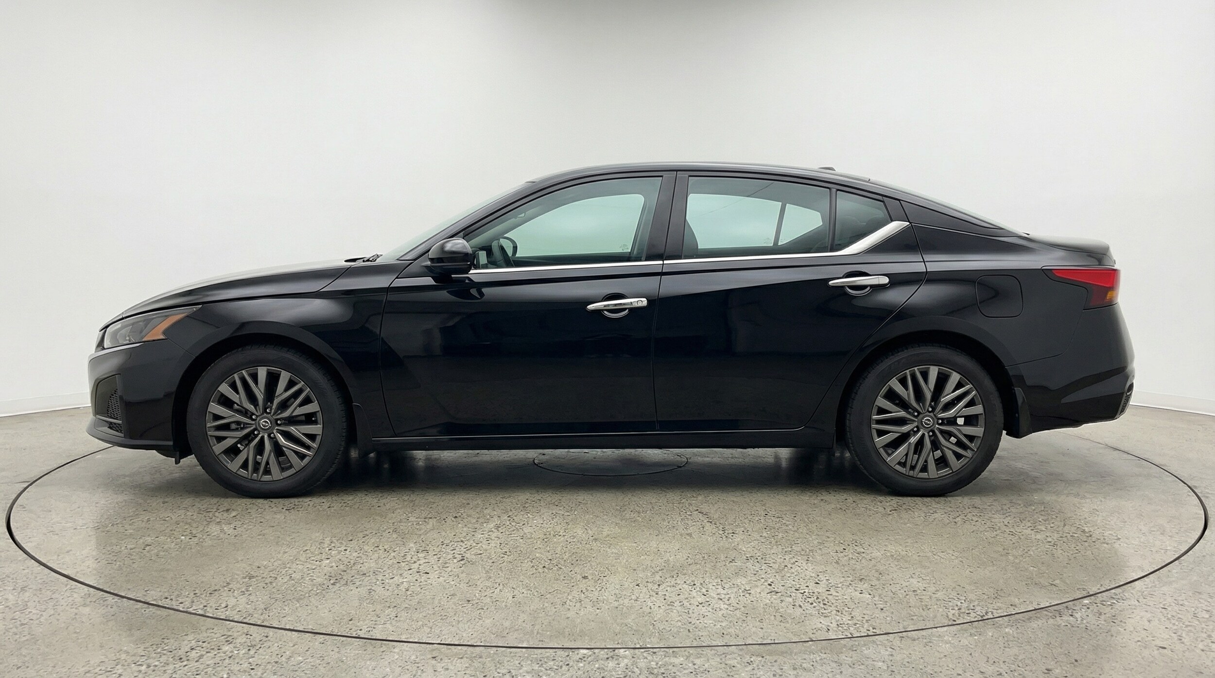 Thumbnail: 2025 Nissan Altima - 4