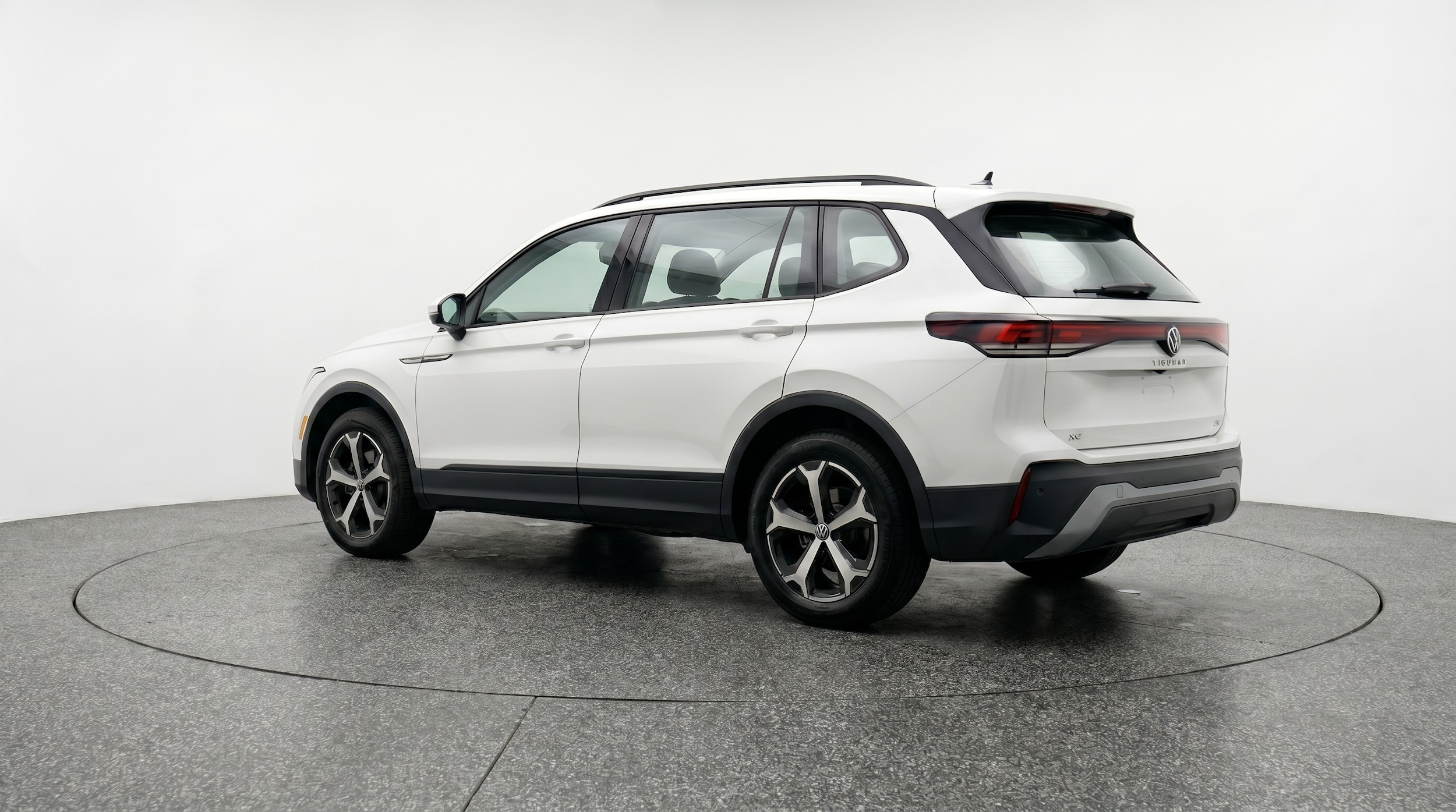 Thumbnail: 2026 Volkswagen Tiguan - 5