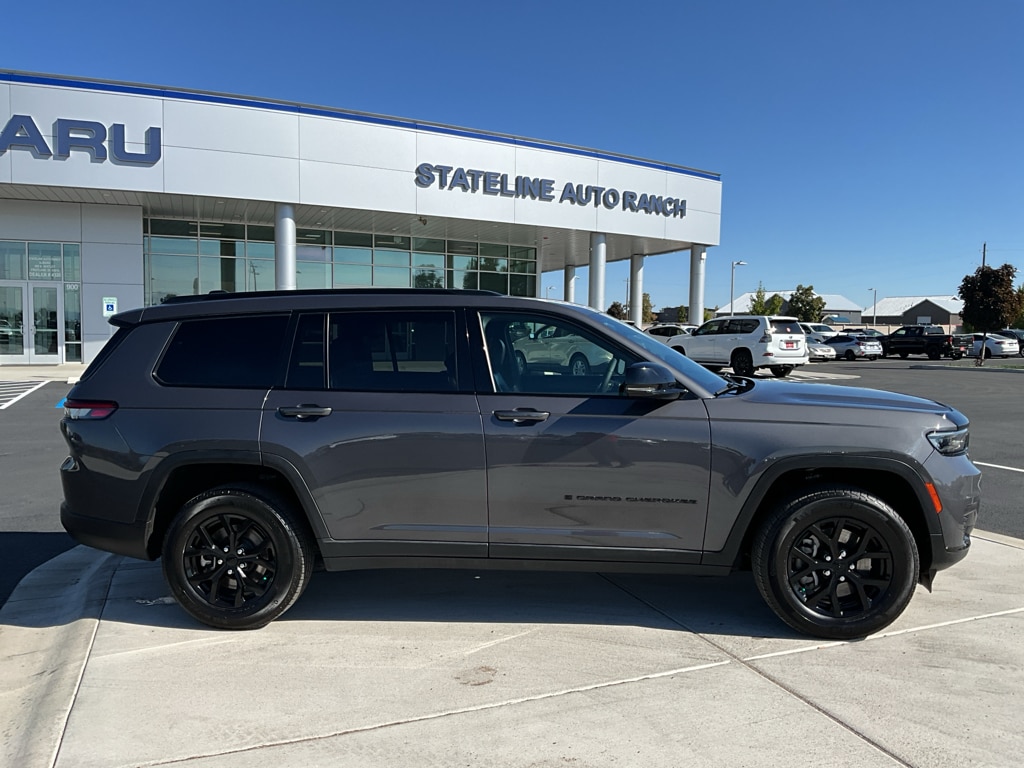 Used 2024 Jeep Grand Cherokee L Laredo SUV
