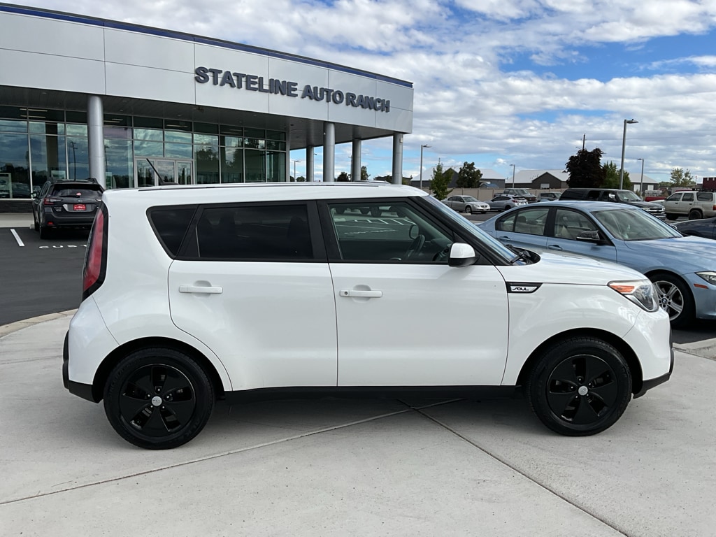 Used 2016 Kia Soul Base FWD Hatchback
