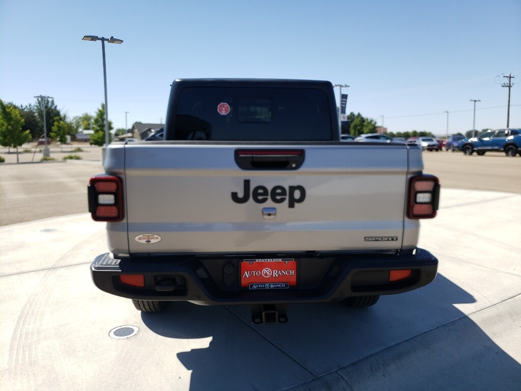 2020 Jeep Gladiator Sport photo 4