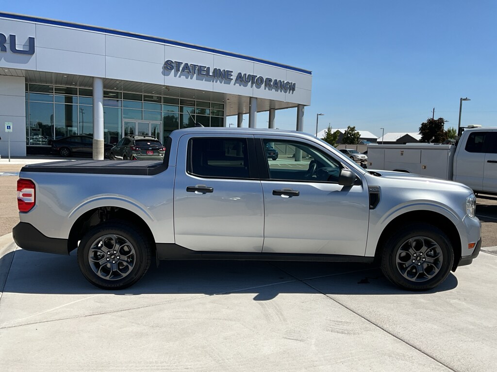 2024 Ford Maverick XLT photo 2
