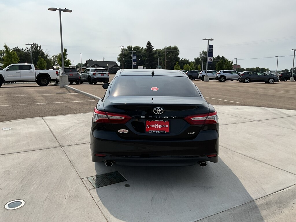 2020 Toyota Camry XLE V6 photo 3