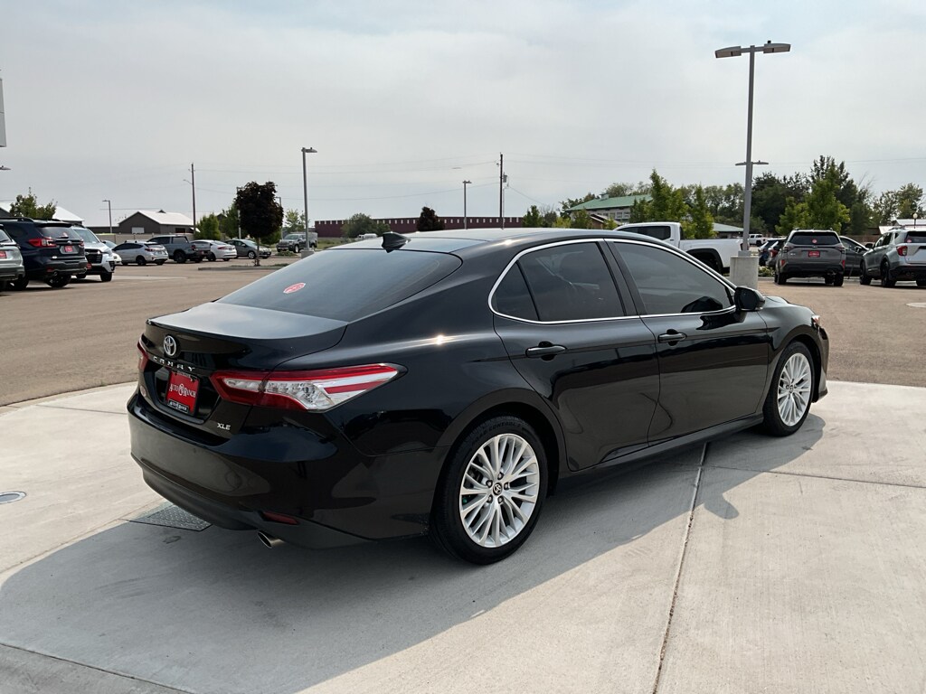 2020 Toyota Camry XLE V6 photo 2