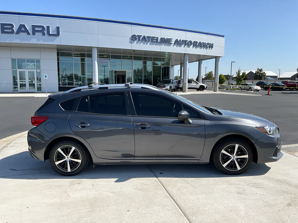 2022 Subaru Impreza Premium photo 2