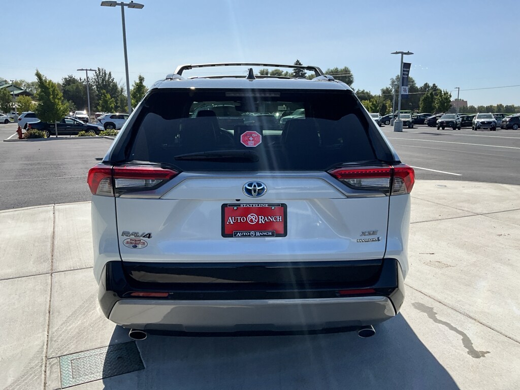 2024 Toyota RAV4 Hybrid XSE photo 3