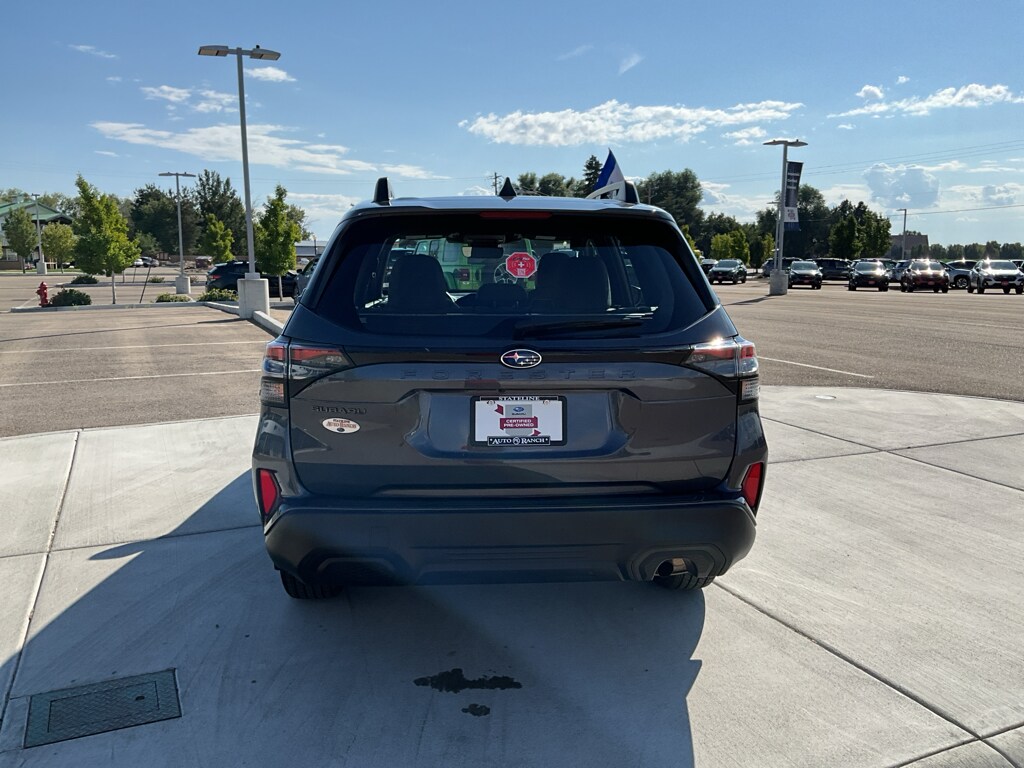 2025 Subaru Forester Base photo 3