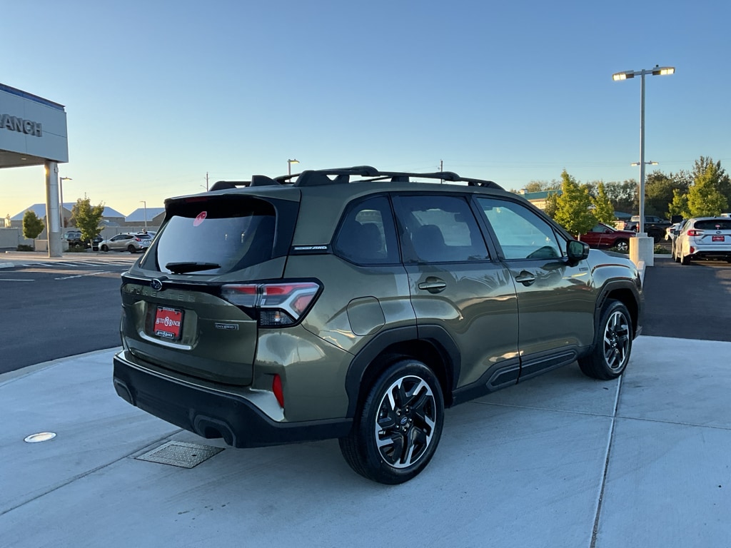 New 2025 Subaru Forester Hybrid Limited SUV
