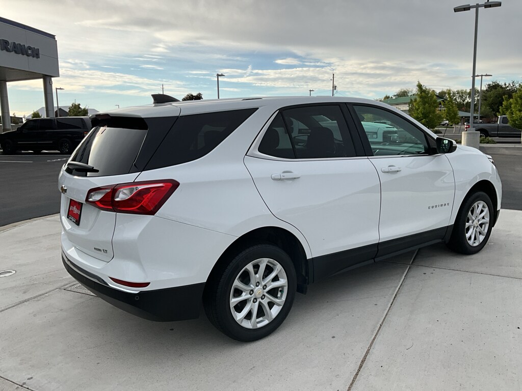 2019 Chevrolet Equinox LT photo 3