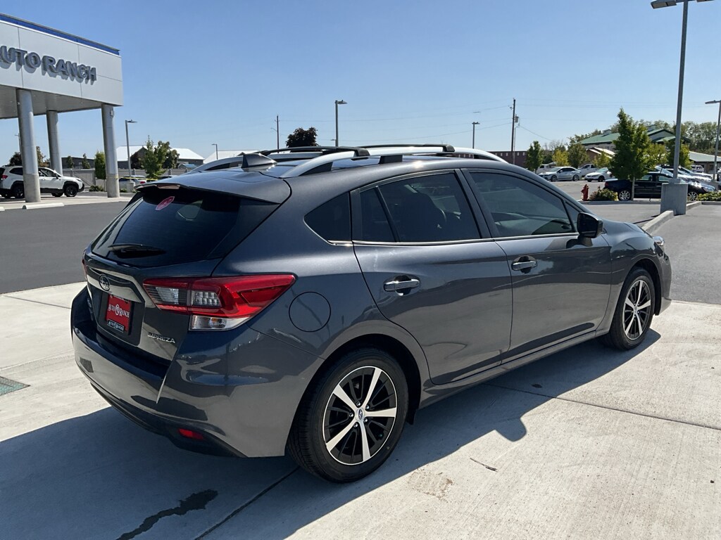 2022 Subaru Impreza Premium photo 3
