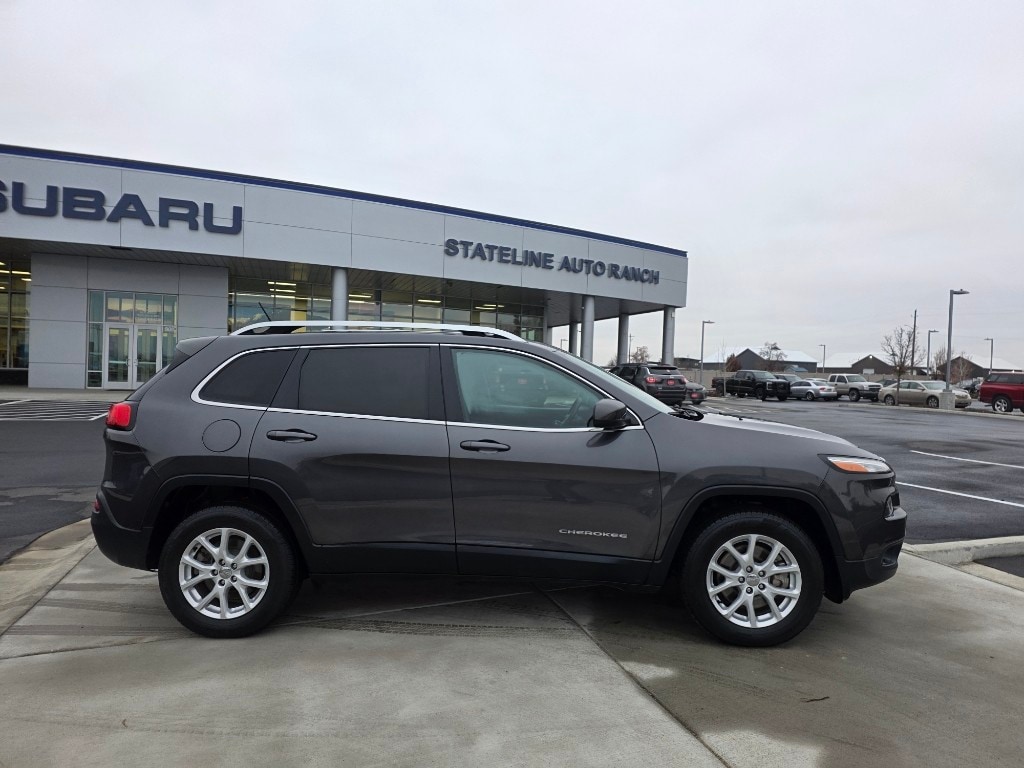 Used 2016 Jeep Cherokee Latitude with VIN 1C4PJMCS1GW330284 for sale in Fruitland, ID