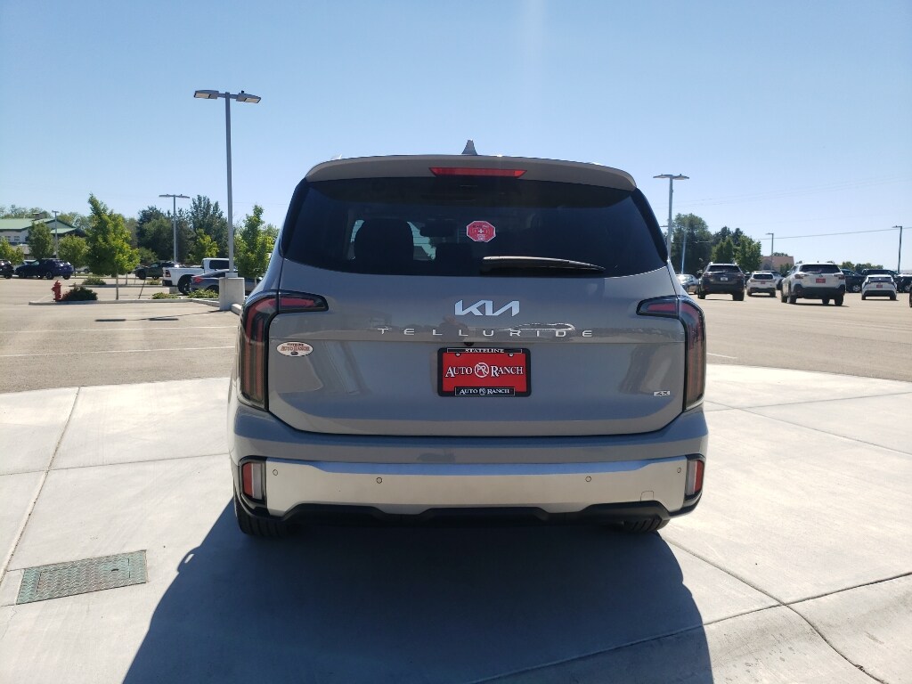 2023 Kia Telluride EX photo 3