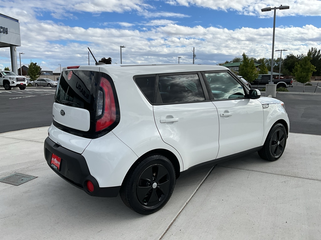 Used 2016 Kia Soul Base FWD Hatchback