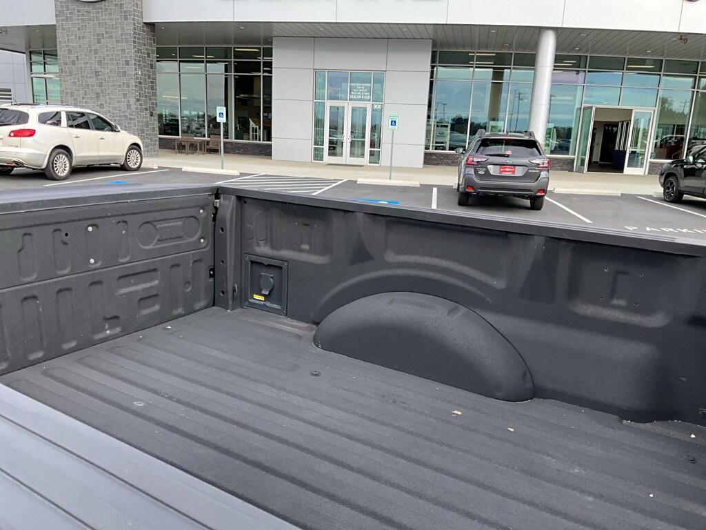 2022 Ford F-150 Lariat photo 2