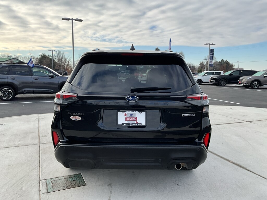 2025 Subaru Forester Touring photo 3
