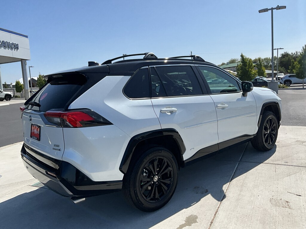 2024 Toyota RAV4 Hybrid XSE photo 2