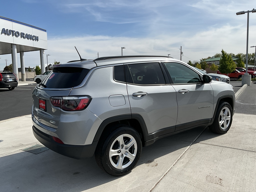 Used 2024 Jeep Compass Latitude SUV