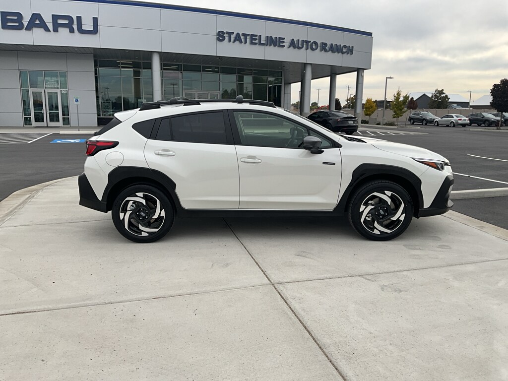 2026 Subaru Crosstrek Limited Hybrid photo 2