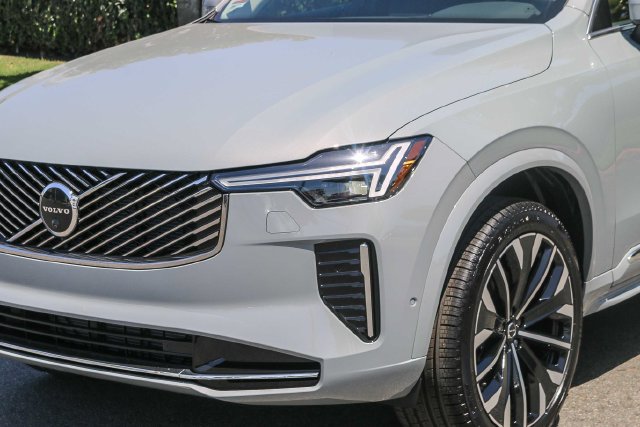 New 2026 Volvo XC90 B6 Plus 7-Seater SUV