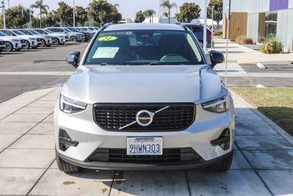 Certified 2024 Volvo XC40 B5 Core SUV