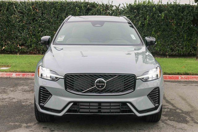 2026 Volvo XC60 Plus
