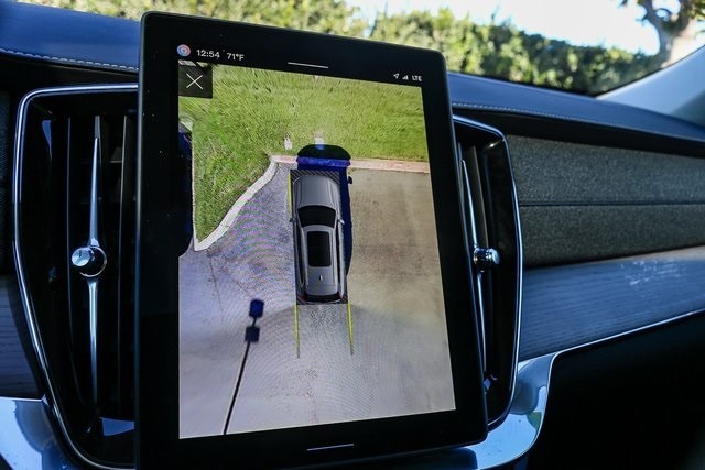 2025 Volvo XC90 Plus - Photo 28