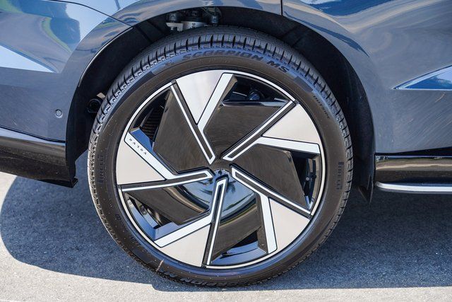 2025 Volvo EX90 Ultra - Photo 11