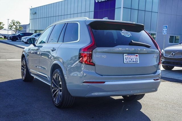 2025 Volvo XC90 B5 Plus photo 4