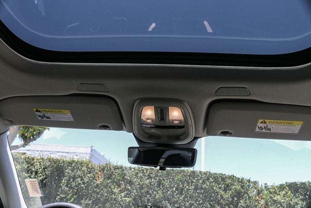 2026 Volvo XC60 Plus - Photo 17