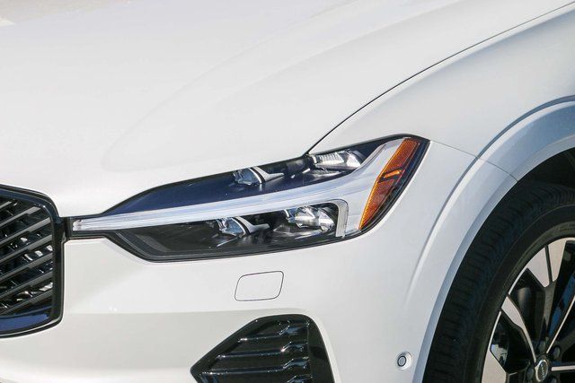 2026 Volvo XC60 Plus