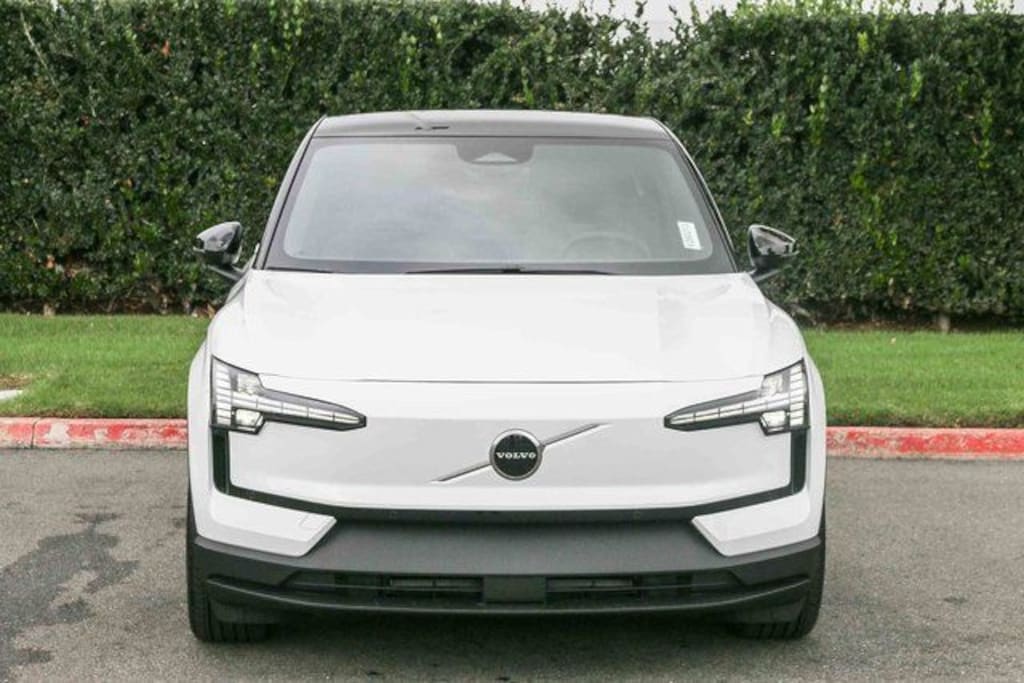 New 2026 Volvo EX30 Twin Motor Plus SUV