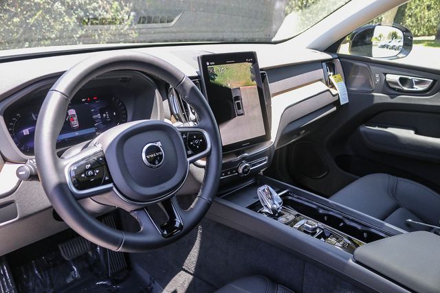 2026 Volvo XC60 Plus - Photo 26