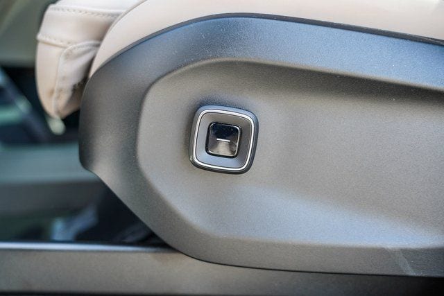 2025 Volvo EX90 Ultra - Photo 22