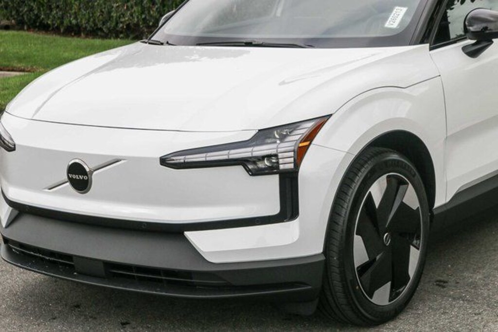 New 2026 Volvo EX30 Twin Motor Plus SUV