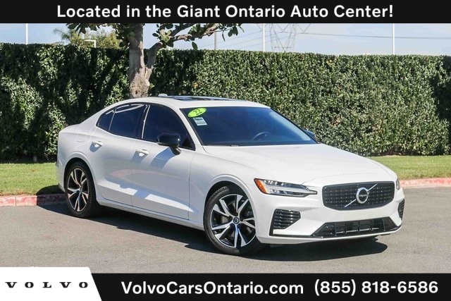 2022 Volvo S60 R-Design Expression