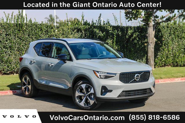 2026 Volvo XC40 B5 Plus Dark AWD's photo