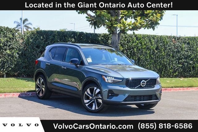 2026 Volvo XC40 B5 Ultra Dark AWD's photo