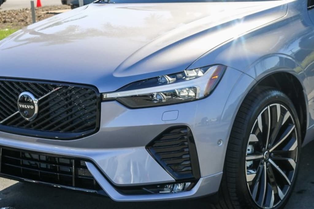 New 2026 Volvo XC60 B5 Ultra SUV