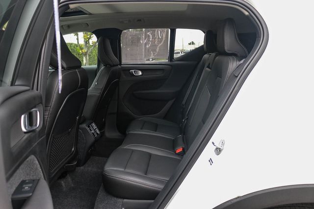 2026 Volvo XC40 Ultra - Photo 21