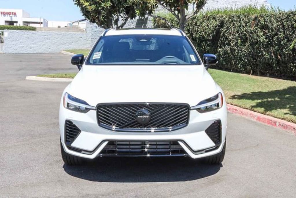 New 2026 Volvo XC60 plug-in hybrid T8 Ultra Black Edition SUV