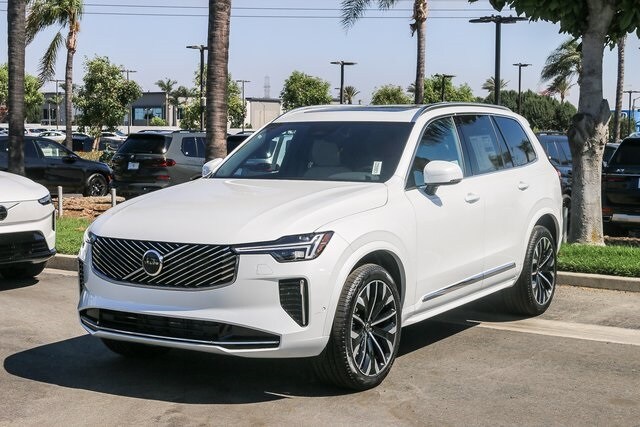 2026 Volvo XC90 Plus photo 4
