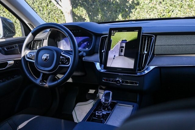 2025 Volvo XC90 Plus - Photo 13