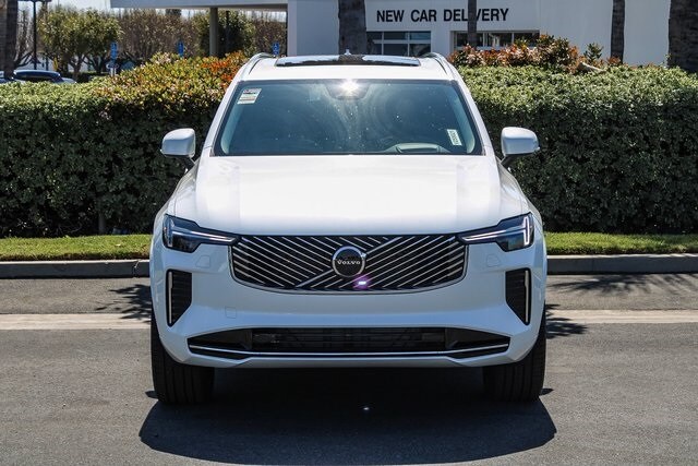 2025 Volvo XC90 photo 2