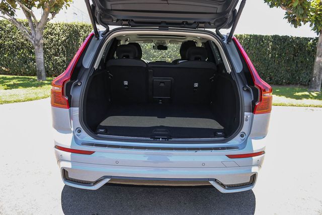 2026 Volvo XC60 Plus - Photo 20