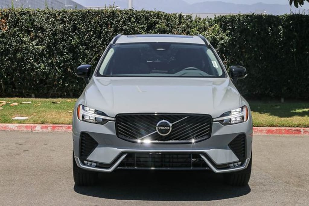 New 2026 Volvo XC60 B5 Plus SUV