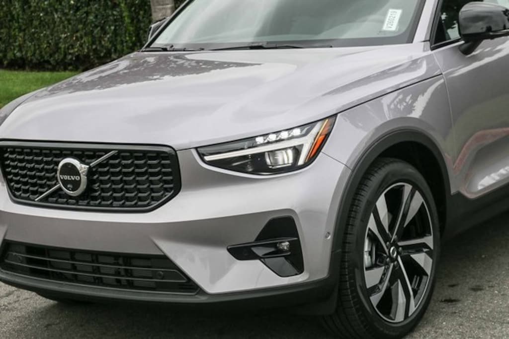 New 2026 Volvo XC40 B4 Plus SUV
