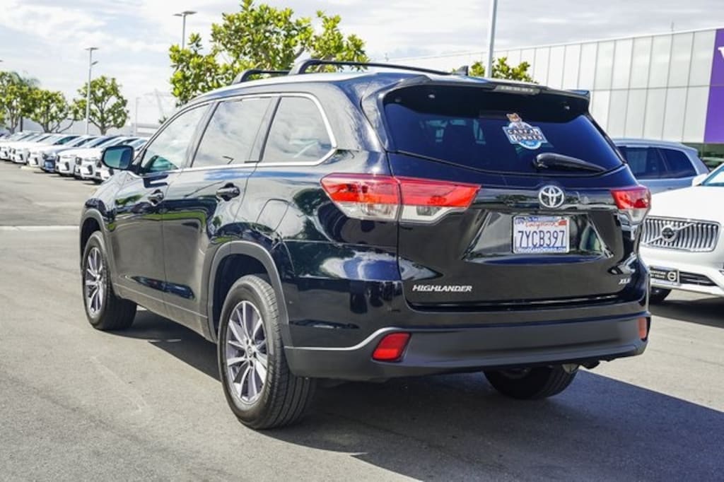 Used 2017 Toyota Highlander XLE SUV