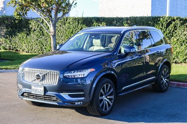 2025 Volvo XC90 Core photo 3